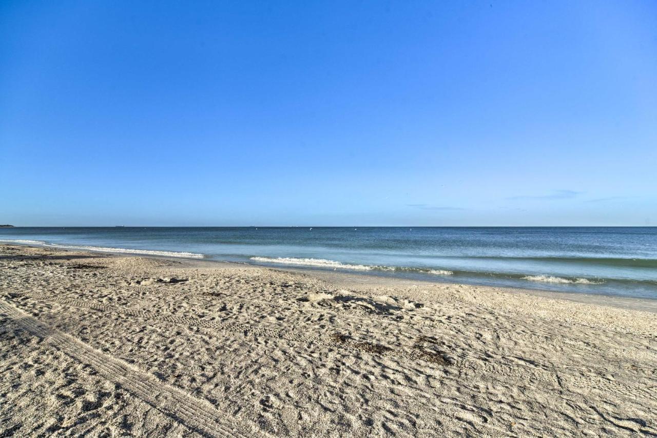 Idyllic Pass-A-Grille Studio - Walk To The Beach! セント・ピート・ビーチ エクステリア 写真