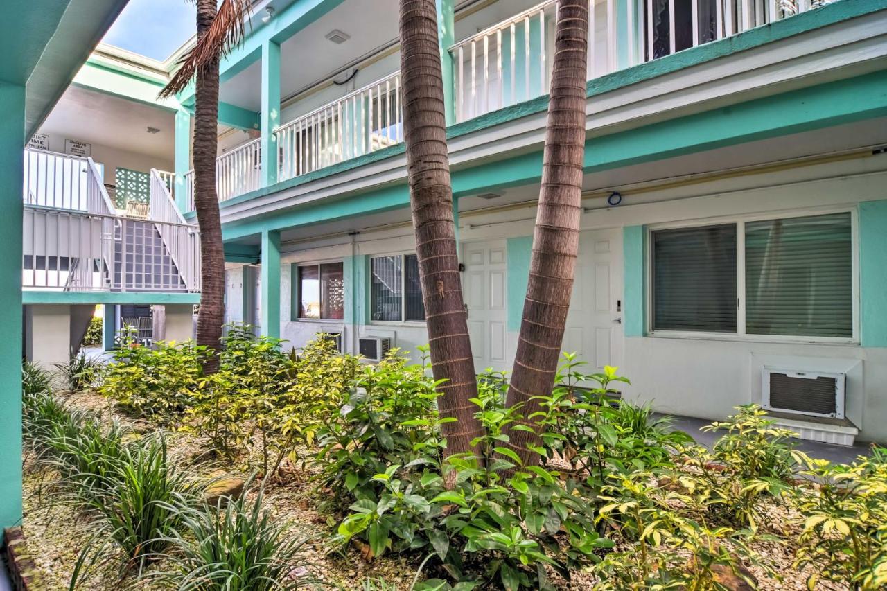 Idyllic Pass-A-Grille Studio - Walk To The Beach! セント・ピート・ビーチ エクステリア 写真